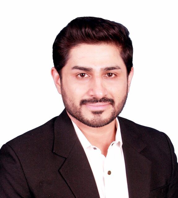 Dipen Mengar, Business Broker at ValleyBiggs